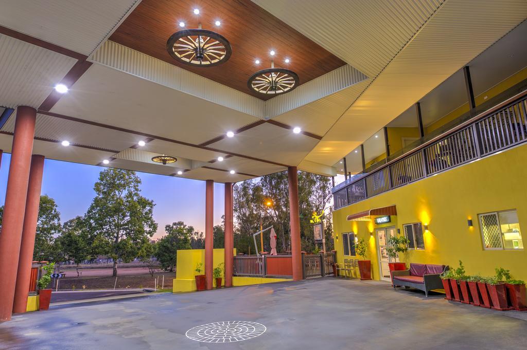 Swagsman Motel Miles Bagian luar foto