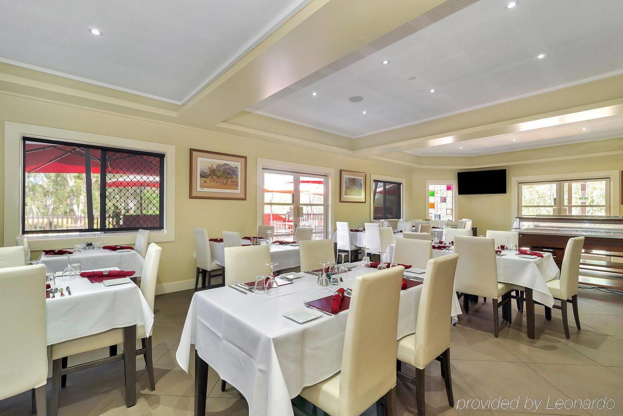 Swagsman Motel Miles Bagian luar foto